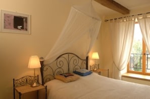 5 bedrooms, iron/ironing board, travel cot, free WiFi