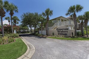 Exterior - Endless Summer - Heated Private Pool, 2 Cmty Pools, Near the Beach + Dining! (Miramar Beach)