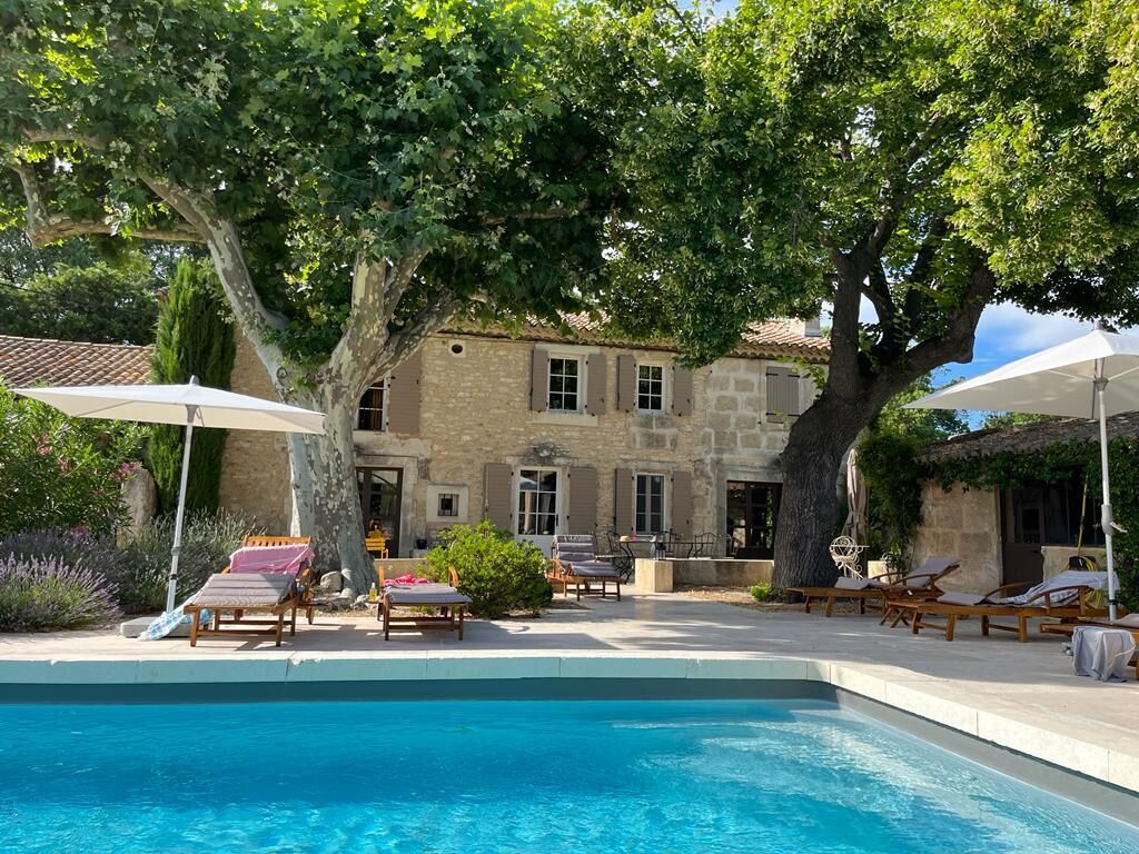 حمّام سباحة خارجي