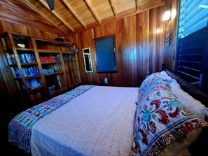 4 habitaciones, tabla de planchar con plancha, wifi y ropa de cama 
