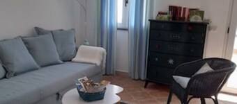 BRIDI Lovingly furnished, comfy holiday home near wonderful beaches P3400