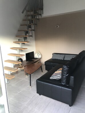 Living area - appartement confortable à 5 minutes du pont du Gard (Fournes)