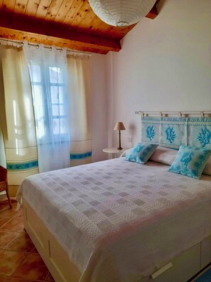 2 bedrooms, iron/ironing board, free WiFi, bed sheets - A room with a view - BIAITU, lovely and comfy flat with many amenities (P3398) (Cabras)
