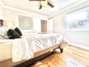 2 bedrooms, desk, WiFi, bed sheets - Wine and Wedding Mountain Getaway at Arborview - 5 minutes from Downtown (Dahlonega)