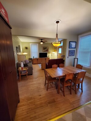 تلفزيون ذكي، كُتُب