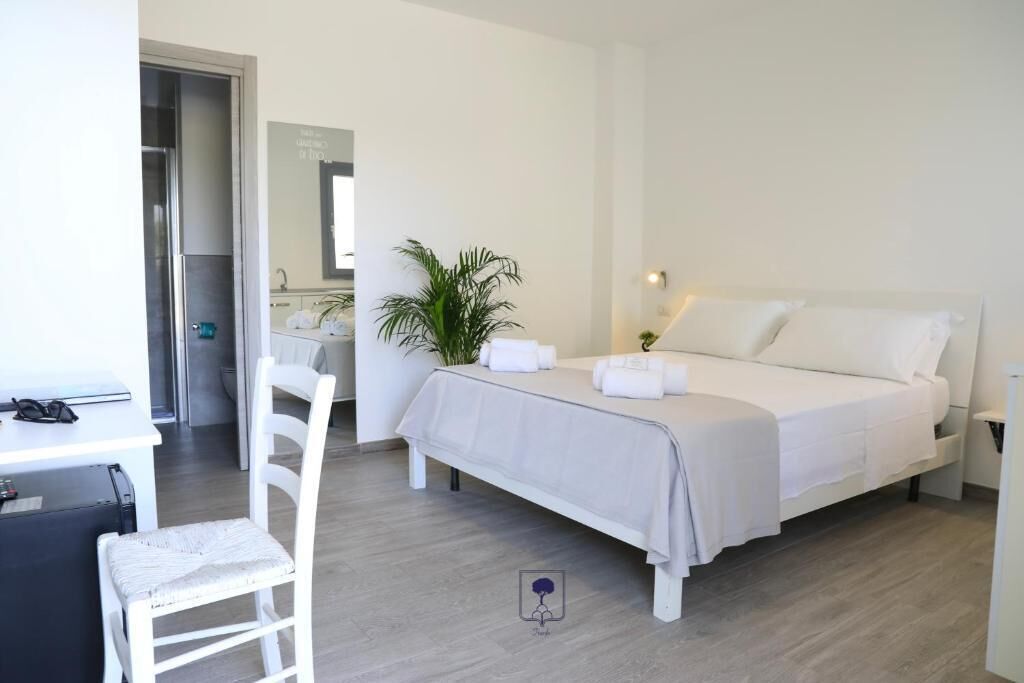 Deluxe Double Room, 1 Bedroom | Egyptian cotton sheets, premium bedding, in-room safe, desk