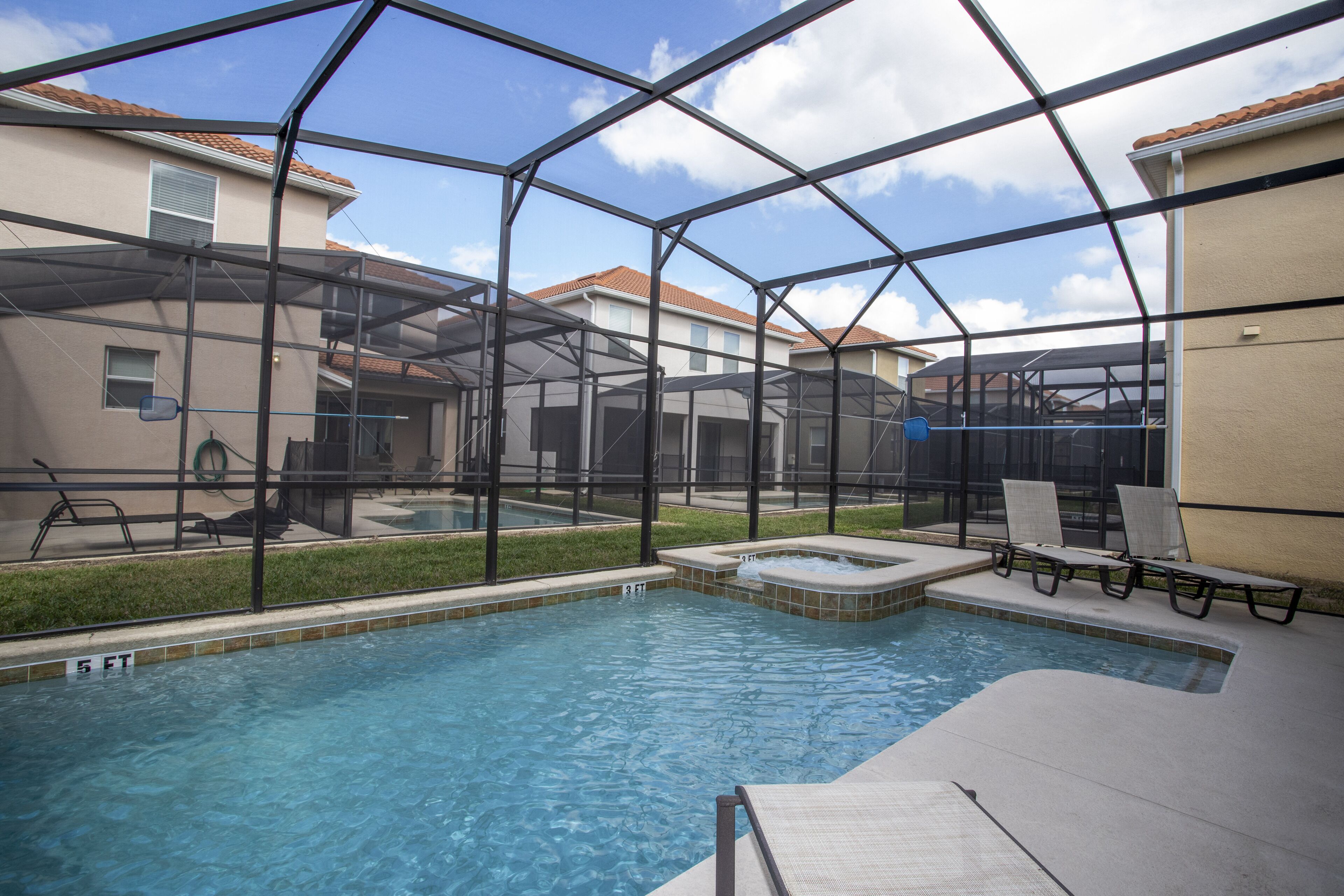 BEAUTIFUL 6 BEDROOMS WITH POOL AND SPA! 2928