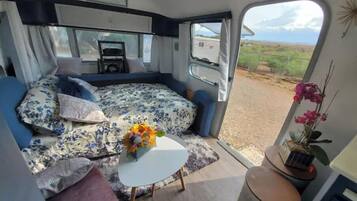 1 chambre, rideaux occultants, Wi-Fi, draps fournis