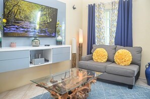 케이블 채널 시청이 가능한 50인치 스마트 TV, TV