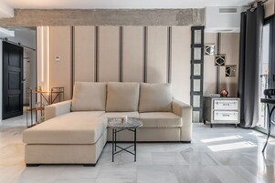 2 habitaciones, cortinas blackout y tabla de planchar con plancha 