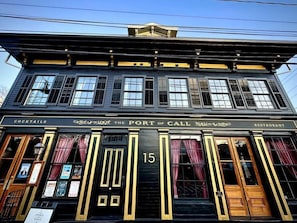 Exterior - "Shepherdess": Mystic Blue Salon With River View (Mystic)
