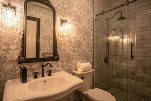 Miljøvenlige toiletartikler, hårtørrer, badekåber