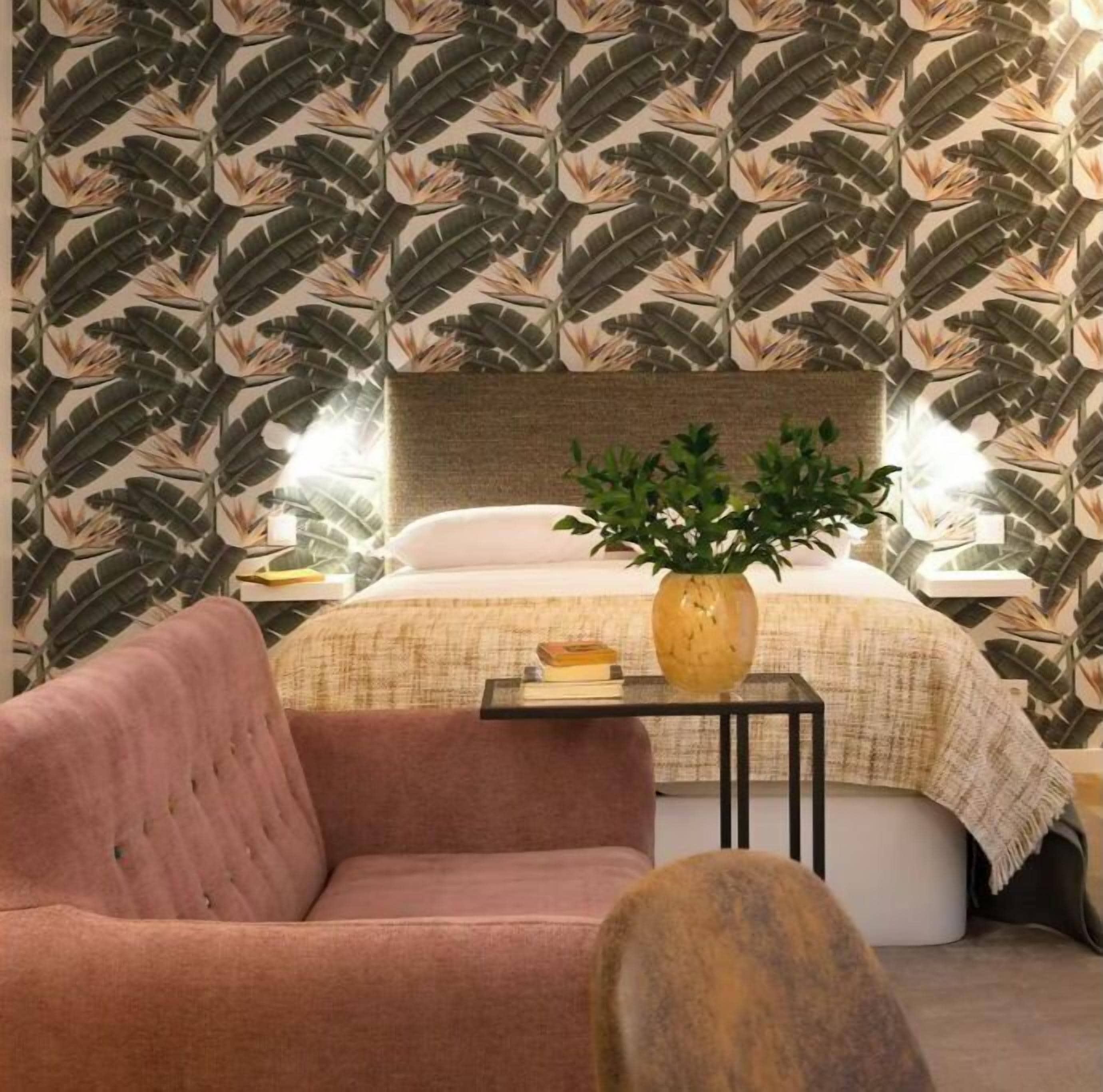 客房内保险箱  、熨斗/熨衣板、旅行婴儿床、WiFi