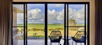 Wamoon Retreat - The Apartment ~ Luxury Gateway to Wilsons Prom