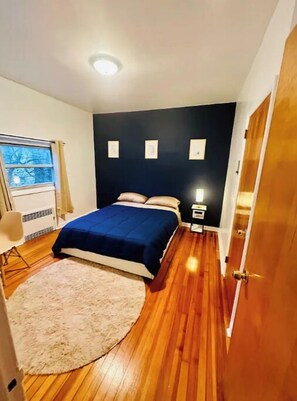 3 bedrooms, desk, iron/ironing board, free WiFi