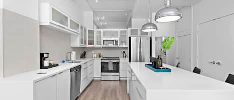 Fridge, microwave, oven, stovetop