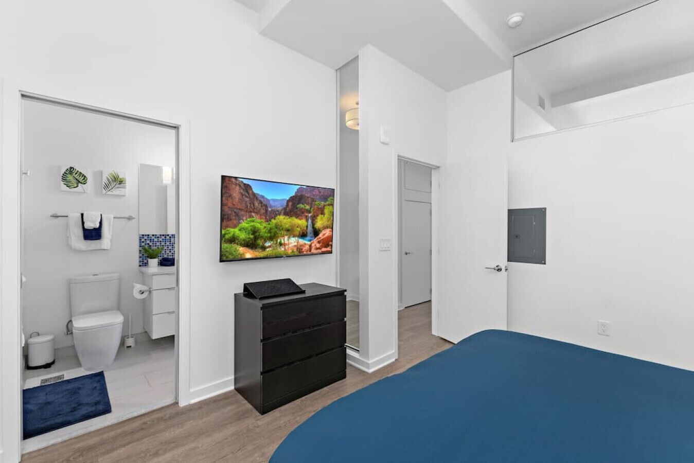 2 Schlafzimmer, Schreibtisch, Bügeleisen/Bügelbrett, WLAN