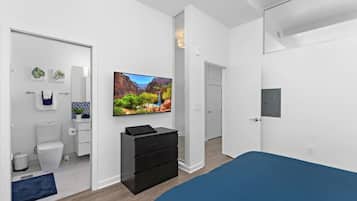 2 Schlafzimmer, Schreibtisch, Bügeleisen/Bügelbrett, WLAN