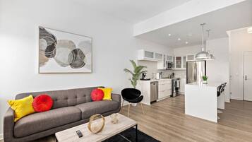 TV, Netflix, streaming services