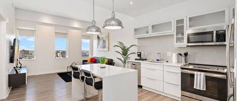 Fridge, microwave, oven, stovetop