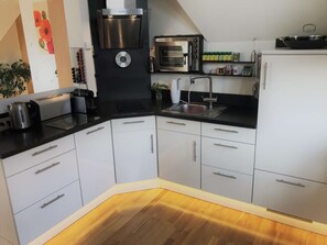 Kühlschrank, Ofen, Herdplatte, Geschirrspüler