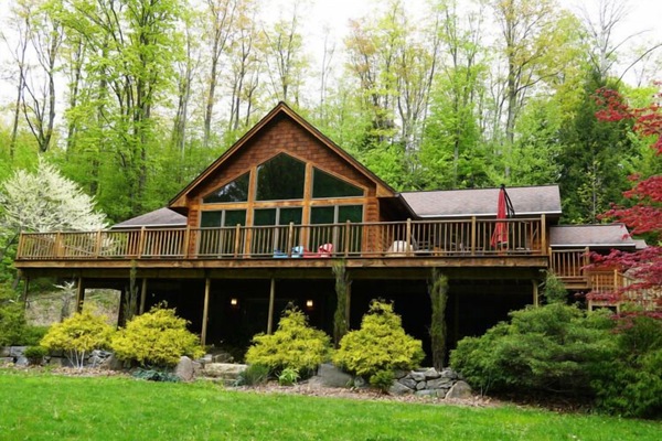 Your perfect up north getaway! Enjoy Suttons Bay from this secluded, private location. Just minutes from downtown Traverse City, Leland, and Northport. An amazing launching pad for all your up north adventures!