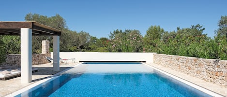 Piscina all'aperto, una piscina riscaldata