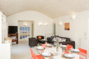 Dining - Luxury family villa to relax in with large pool (Ostuni)