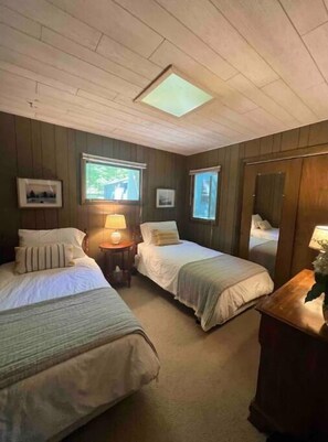 4 quartos, ferros/tábuas de passar roupa, Wi-Fi, roupa de cama