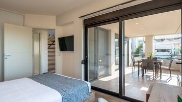 2 bedrooms, iron/ironing board, travel crib, free WiFi