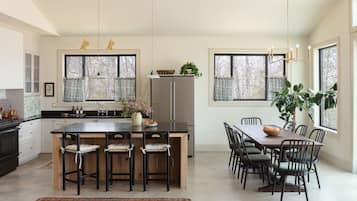 Dining tables, kitchen islands