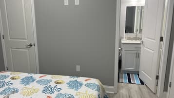 2 bedrooms, desk, free WiFi, bed sheets