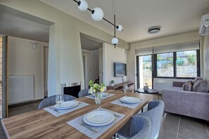 Dining - Phaedra - Vacation house with private pool in Kounoupidiana, Crete (Vamvakópoulo)