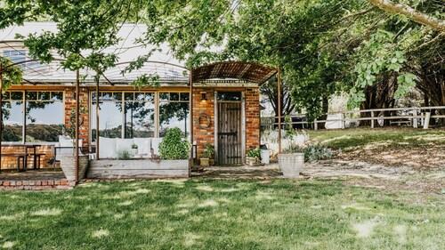 The Barn at Crofters Fold ~ Daylesford Macedon Region ~ Bohemian Barn!