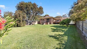 المنطقة المحيطة بالمنشأة