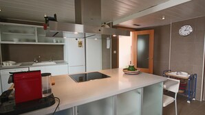 茶具/咖啡用具、冰箱、微波炉、烤箱
