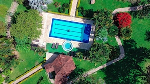 2 piscinas al aire libre