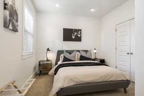 2 bedrooms, iron/ironing board, Internet, bed sheets