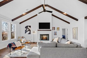 TV, fireplace