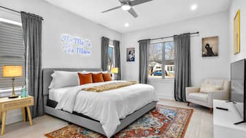 3 bedrooms, internet, bed sheets