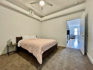 4 bedrooms, iron/ironing board, travel crib, free WiFi - Two historic lofts across the hall from one another in the Old Market (4 bedrooms and 4 baths) (Omaha)