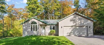 Traverse City Therapy-HotTub/PoolTable/Fireplace