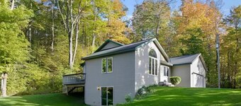 Traverse City Therapy-HotTub/PoolTable/Fireplace