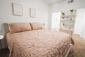 2 chambres, fer et planche à repasser, accès au Wi-Fi (inclus)