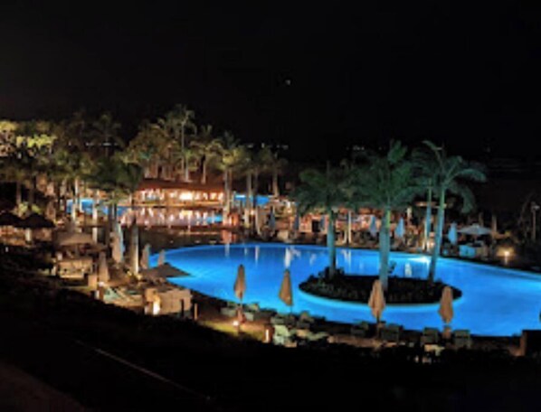 Piscine extérieure, piscine chauffée