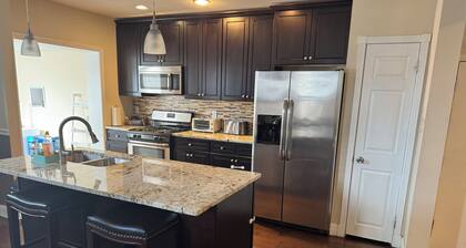 Charming 4 Br 2Ba Duplex