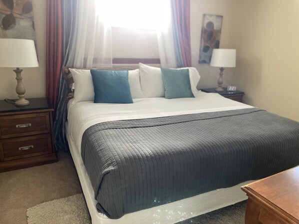 4 camere, una scrivania, ferro/asse da stiro, Wi-Fi gratuito