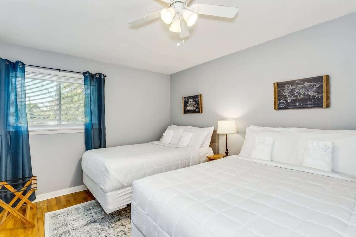 Near Downtown, Beach! House&Apt. - Woodland Escape