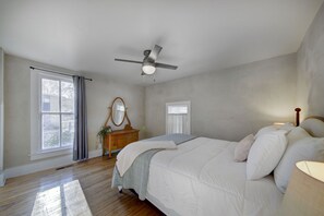 2 chambres, fer et planche Ă repasser, Wi-Fi gratuit, draps fournis