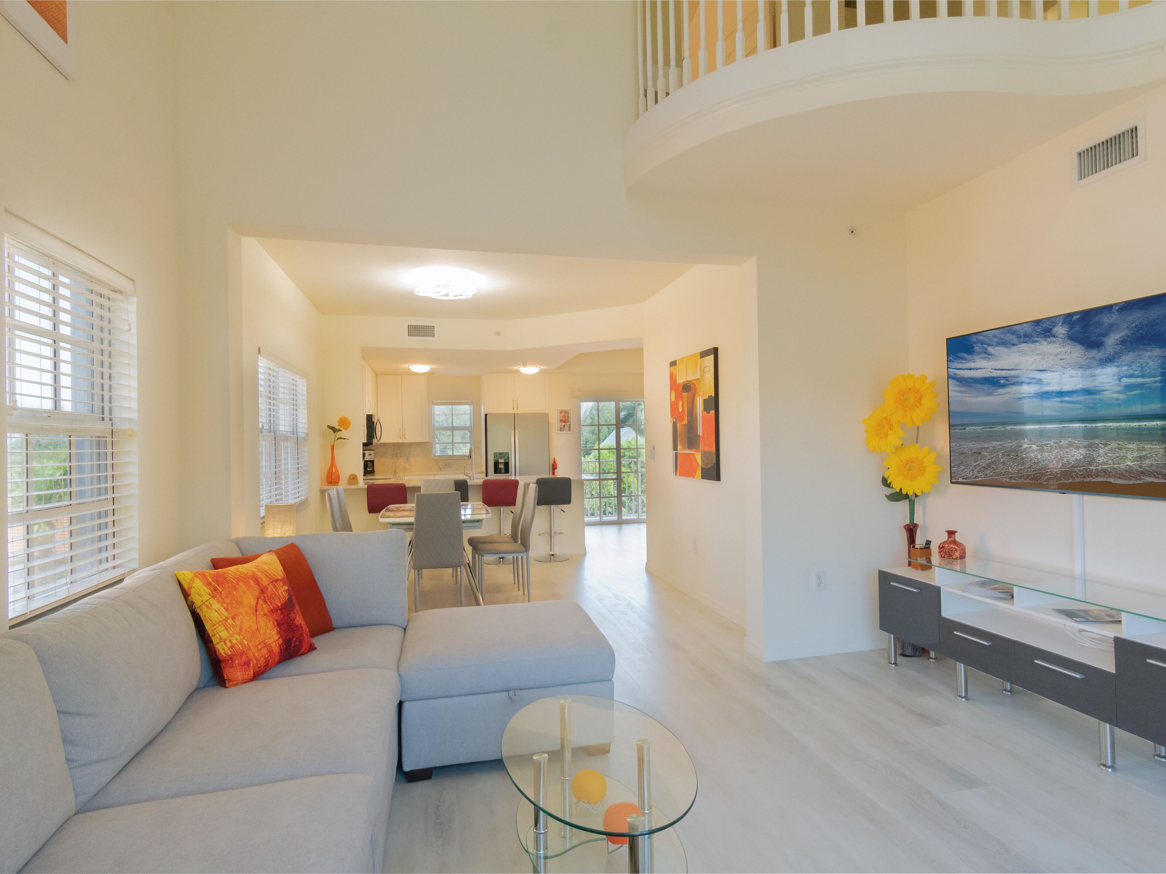 Naples Florida 3 bedroom condo 3 miles to Down Town, 3.5 miles to Golf Beach